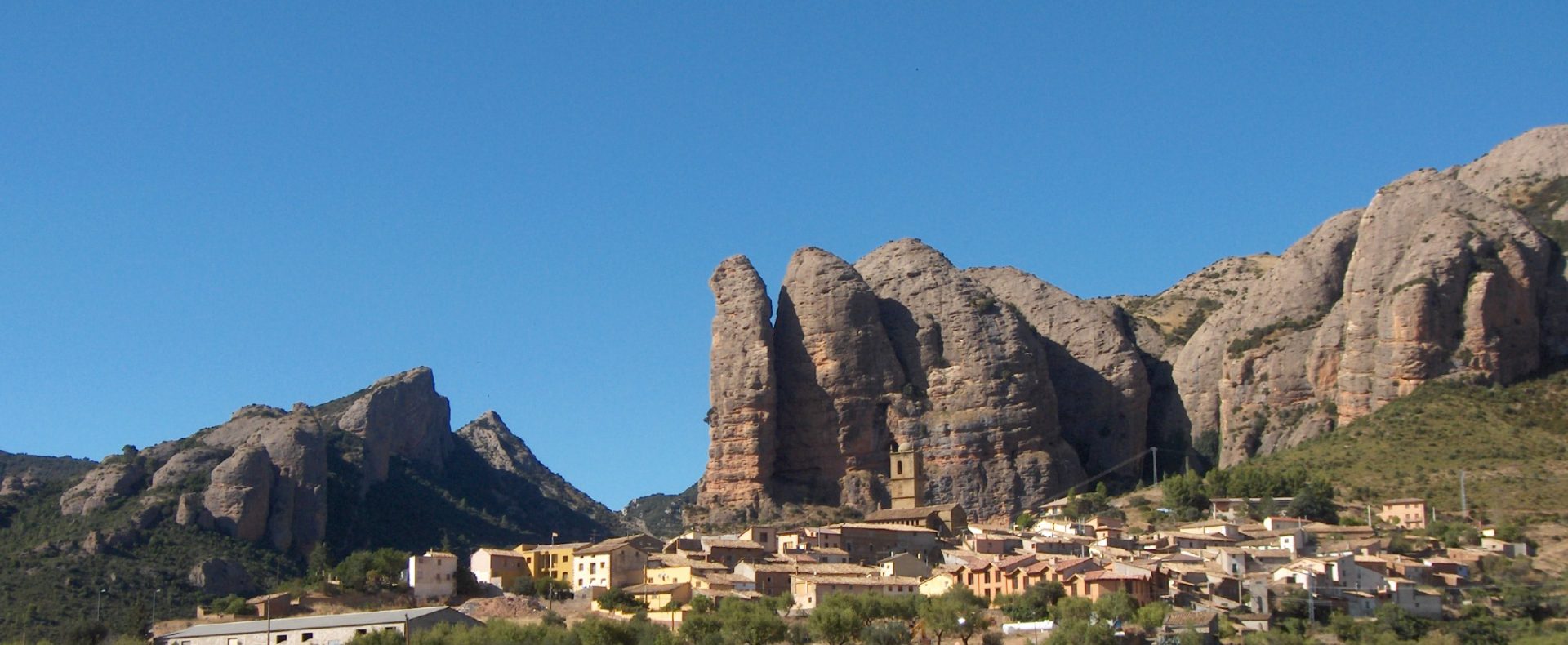 Edificio para rehabilitar en la bonita localidad de Riglos