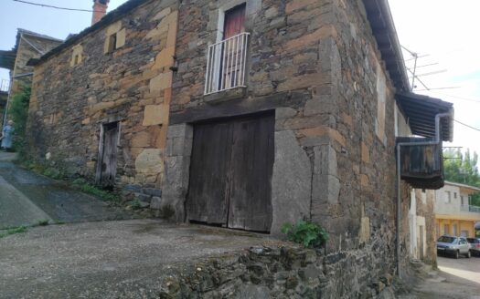 Gran casa de pueblo en Riomanzanas, Zamora