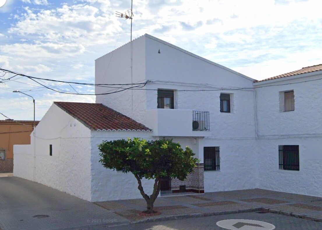 Casa de pueblo con patio en Hernán Cortés, Badajoz