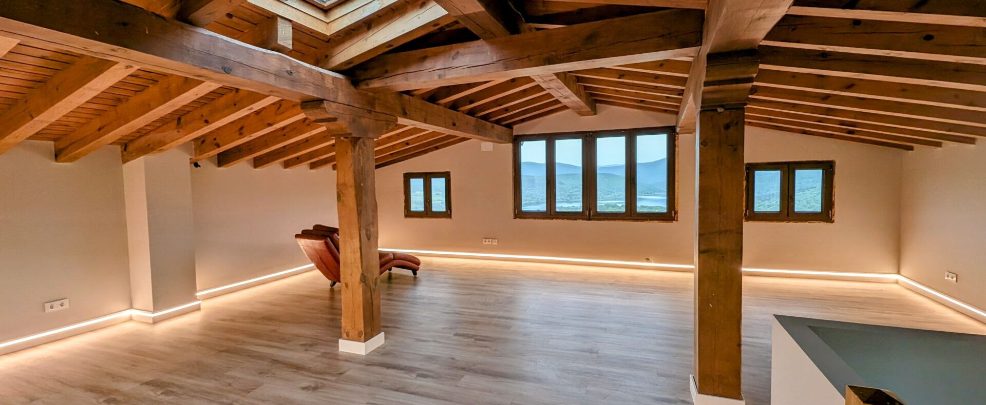 Casa de pueblo Reformada en El Rasillo de Cameros, la Rioja: Perfecta para Vivir o Emprender un Negocio